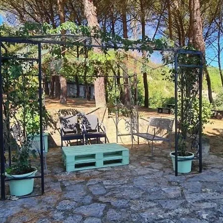 In Rotecastello Mit Grill, Terrasse Und Garten San Venanzo